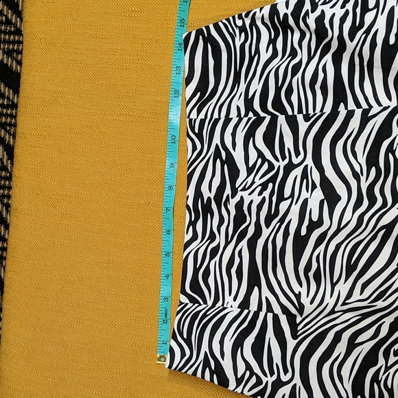 Zebra print mini skirt - Picture 5 of 6